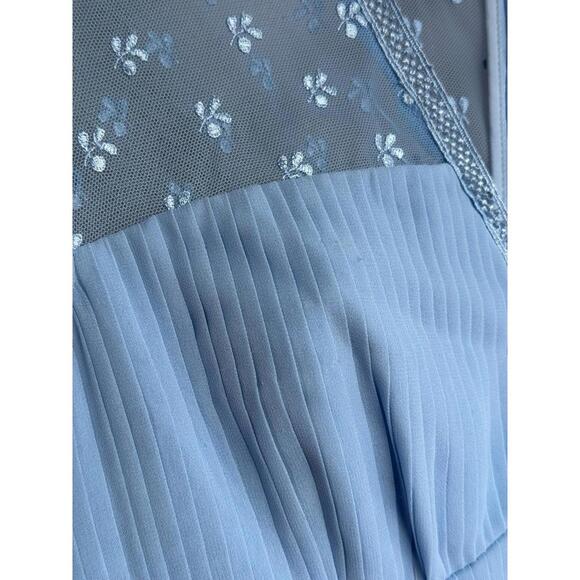 Self-Portrait Blue Tiered Midi Dress Size 8 with Fabric Pull - Picture 7 of 8